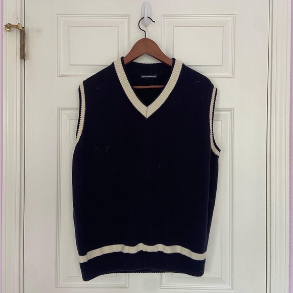 sweater vest - Picture 3 of 3